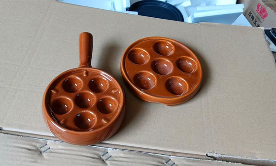 6 αυλακώσεις γύρω από το κεραμικό πιάτο Escargot με προσαρμοσμένο το λαβή χρώμα